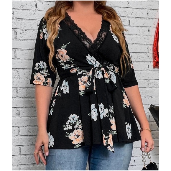 Plus Floral Print Lace Belted Top - Picture 3 of 9